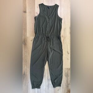 Express Women’s green jumpsuit size large